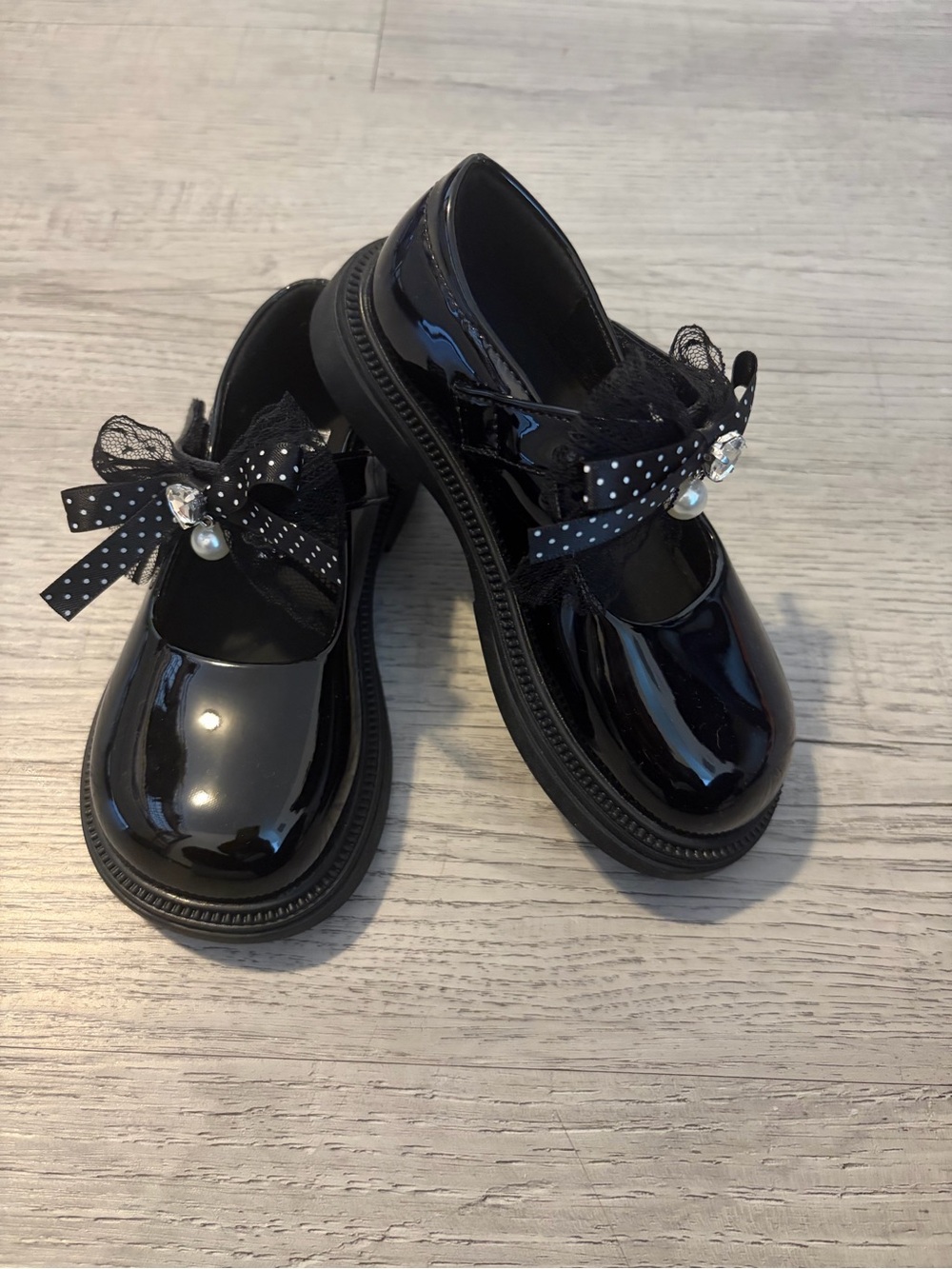 Girls Black Patent Mary Jane Dress Shoes with Polka Dot Bow and Jewel Accent